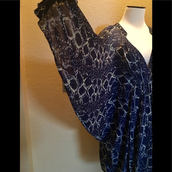 DVF-Silk Bat Wing Navy Geometric Print Dress - Picture 4 of 8